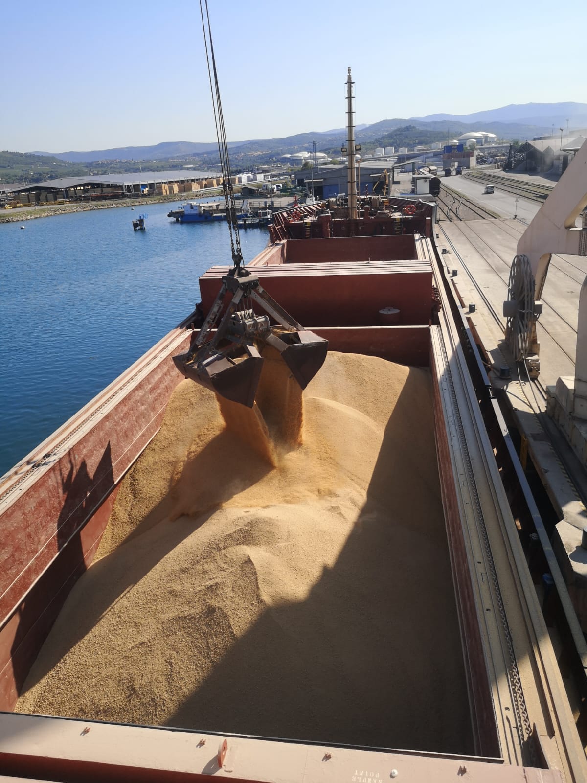 Grain cargo loading
